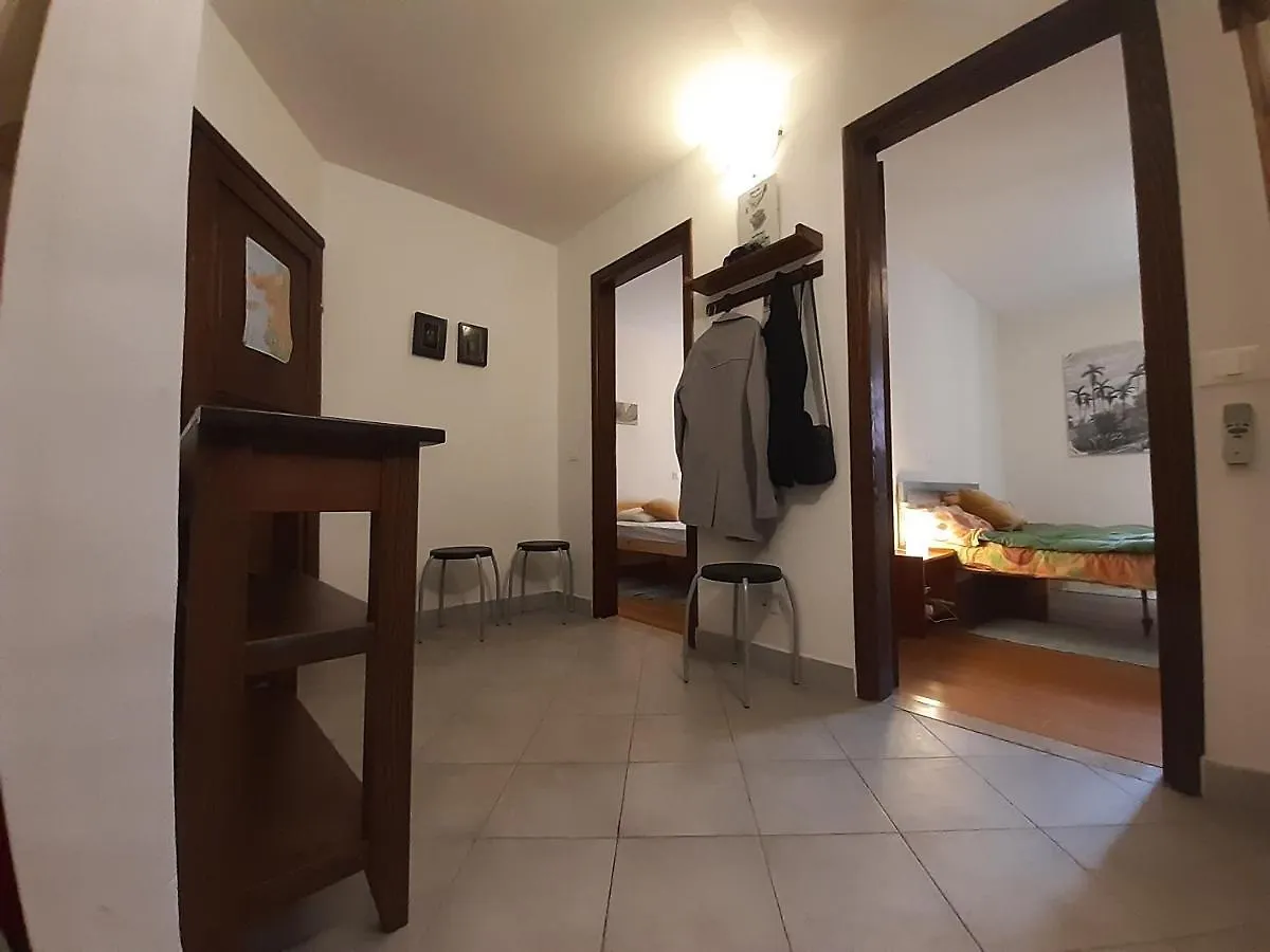 Apartment Zdenac ロヴィニ