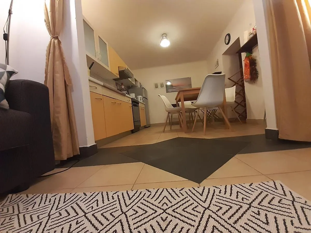Apartment Zdenac ロヴィニ クロアチア